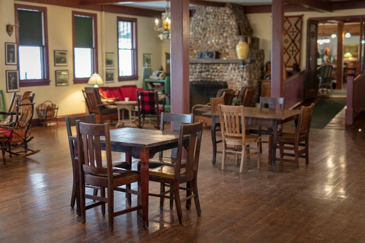 Lakeside Inn Exterior photo